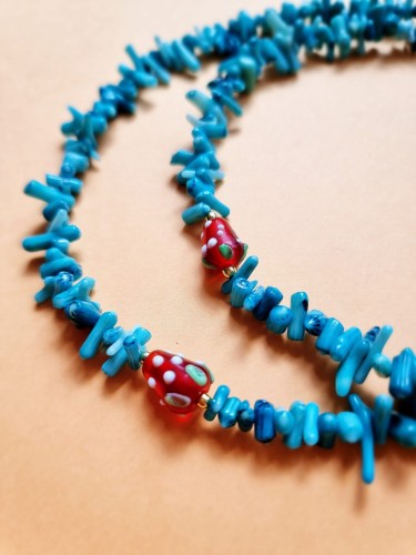 STRAWEBERRY coral necklace - blue